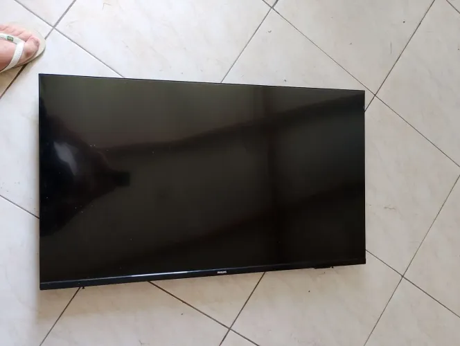 Vendo 3 TVs com DEFEITO