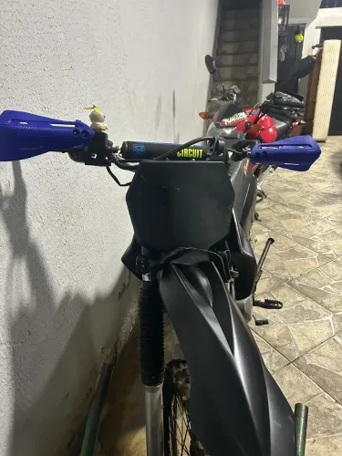 Se quiser pode vim ver a moto