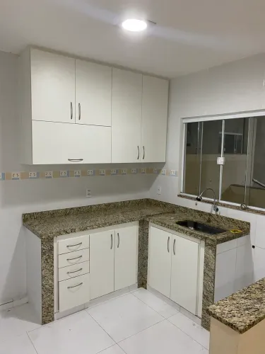 Alugo casa