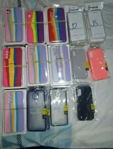 Lote de capinhas para celulares Android