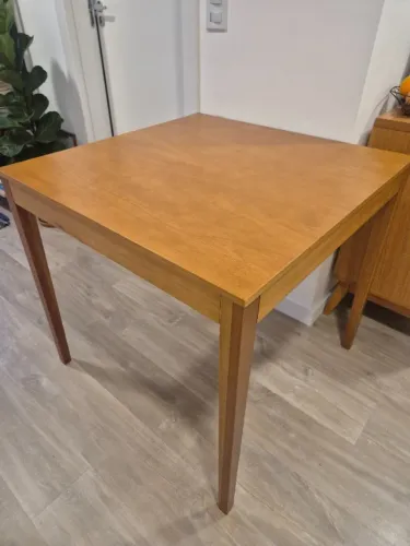 Mesa de jantar Tok Stok 80x80 - ótimo estado