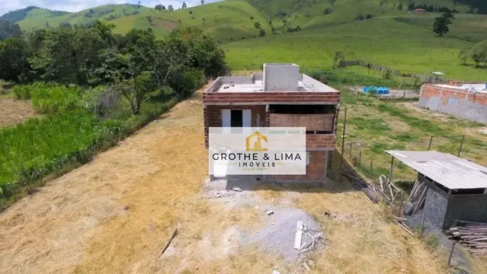 Sobrado com 2 dormitórios à venda, 150 m² por R$ 220.000,00 - Santa Clara - Jambeiro/SP