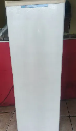 Vendo geladeira Consul 231 litros
