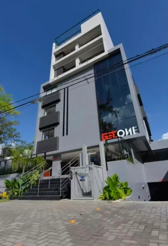 Alugo Flat Mobiliado no Bessa a 10 m do Mar.