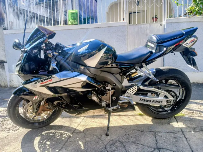 CBR 1000RR EXCELENTE ESTADO