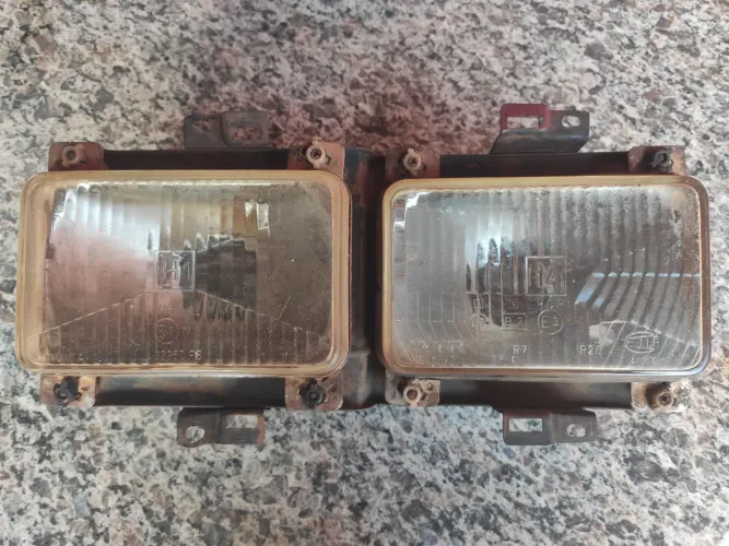 Faróis Arteb Hella L/E do Passat 83/89