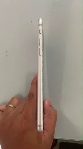 Vendo iPhone 8 Plus em ótimas condições, funcionando perfeitamente. 650 reias
