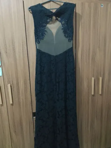 Vestido longo de festa preto em renda