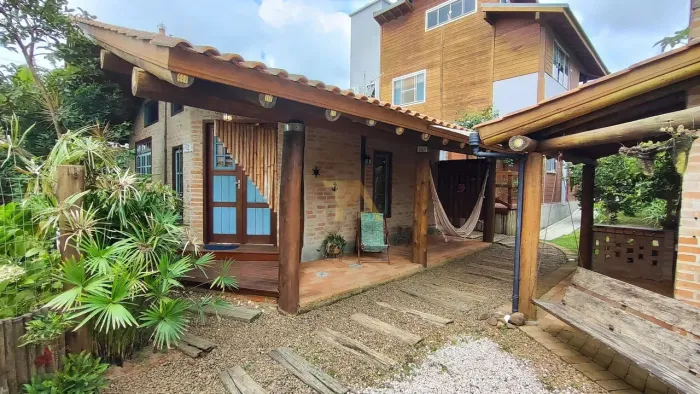 Oportunidade única: Pousada à venda em Imbituba-SC, bairro Alto Arroio, com 230,00 m² de á