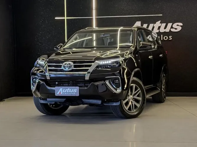 Toyota Hilux SW4 SRX 4X4 2.8 TDI 16V Dies. Aut. 2019
