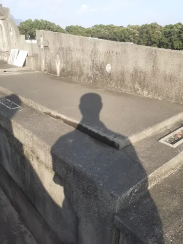Jazigo no cemitério do caju (Rio de Janeiro)