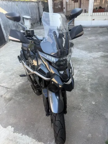 Moto zera, 400km rodada. 6 meses de uso 