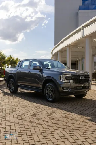 Ford Ranger Black 2.0 4X2 CD TB Diesel Aut. 2027