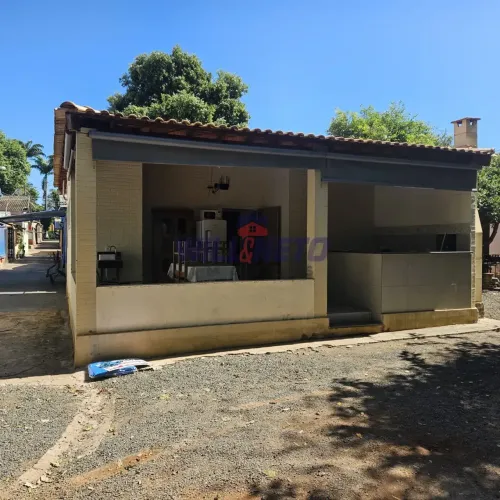 Rancho aconchegante e completa no Salto do Avanhandava!