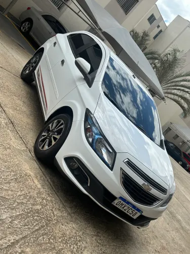 Chevrolet Onix Hatch LTZ 1.4 8V Flex Power Aut. 4P 2015