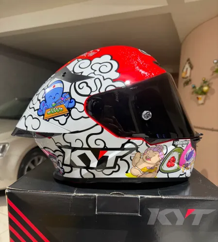 Capacete KYT tt revo