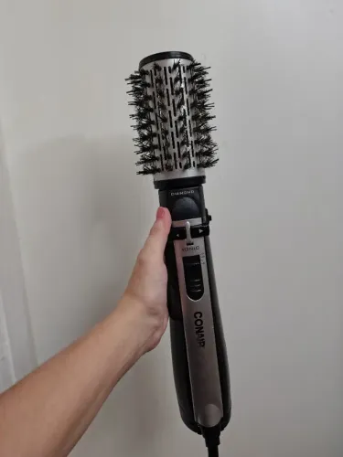 Escova Secadora Rotativa Conair Diamond Rotating Alisa e Modela 220V