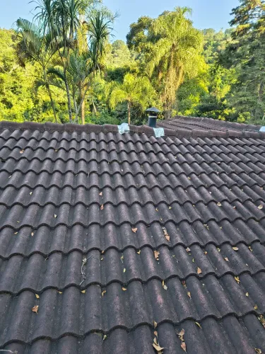 Telha tégula de cimento bordô usada 160m2