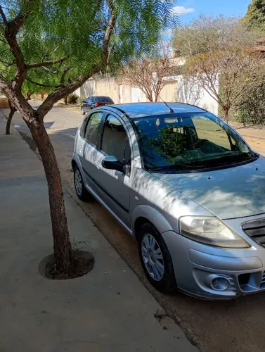 Citroen C3 GLX 1.4/ GLX Sonora 1.4 Flex 8V 5P 2011