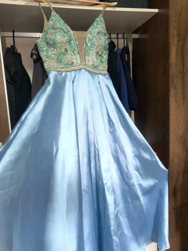 Vestido de festa azul bordado tamanho P