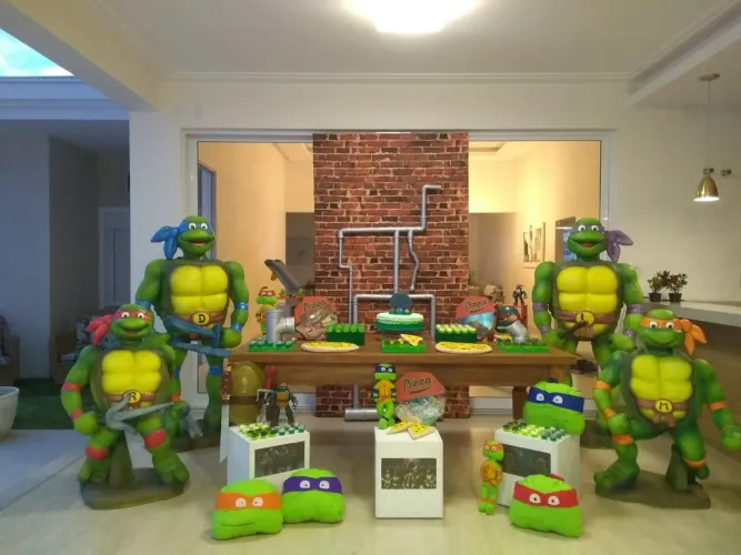 Personagens tartarugas ninjas em fibra de vidro