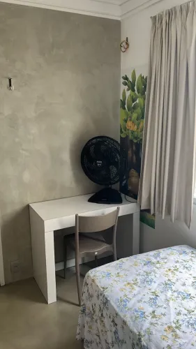 Mesa de estudos + Cadeira