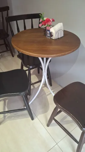 Mesa Redonda Cafeteria