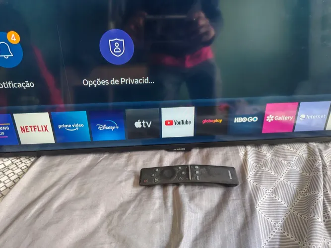 Tv Samsung led 50 polegadas não tem pezinhos somente controle remoto somente retirada