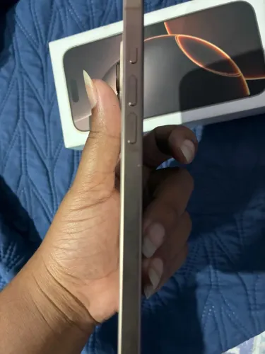 iPhone 16 Pro Max
