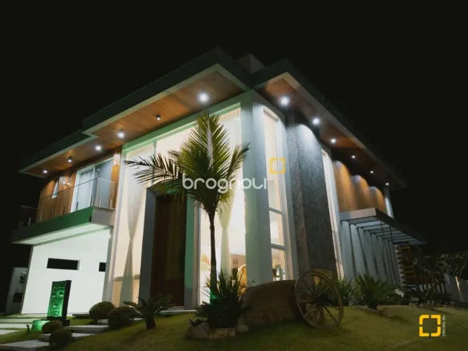 Casa em Condomínio, com 411m², 5 dormitórios, 4 vagas, no bairro Ratones em Florianópolis