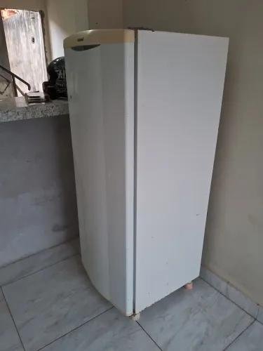 Geladeira consul em perfeito estado de funcionamento interessados so chama