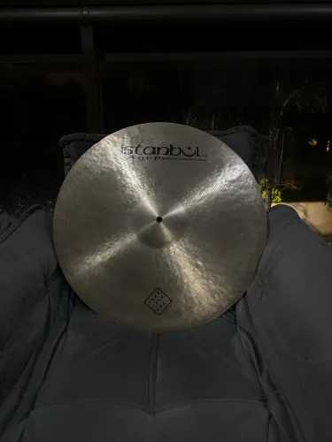 Istanbul Agop Traditional Dark Crash 22? (trincado)