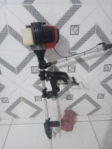 Vendo motor para pequenas embarcação