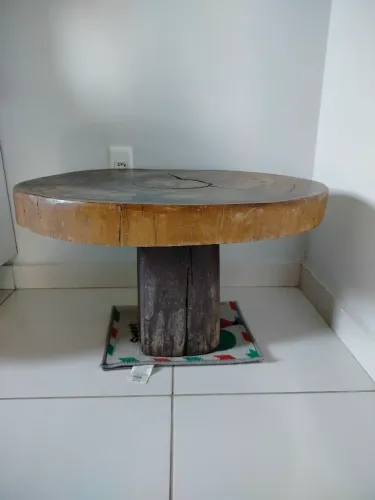 Mesa rústica de centro