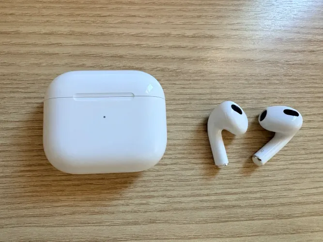 AirPods (3 geração)