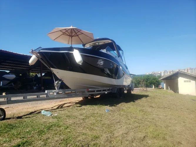 Embarcação Ventura V 300