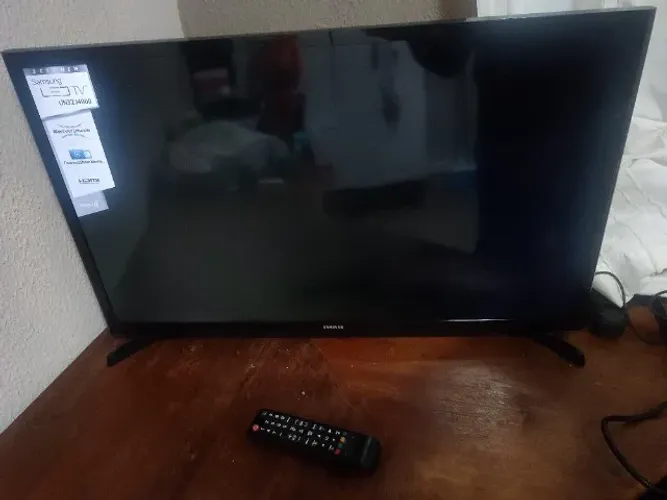  TV LED de 32 polegadas com resolução HD (