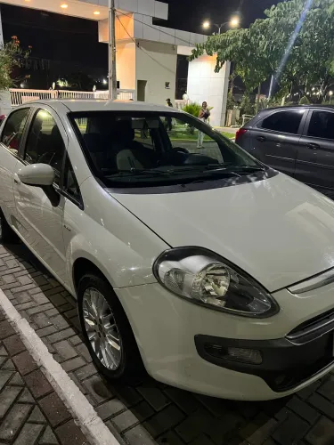 Fiat Punto Essence 1.6 Flex 16V 5P 2014