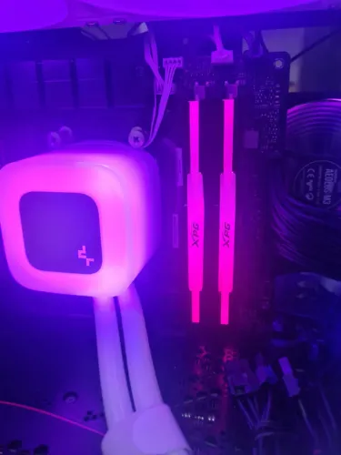 Memoria XPG DDR5, 32GB (2x16GB), 6000MHz, C40, Preta RGB