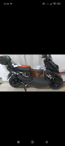 Jet 1000w.    Muito nova, 48kM só $8.500