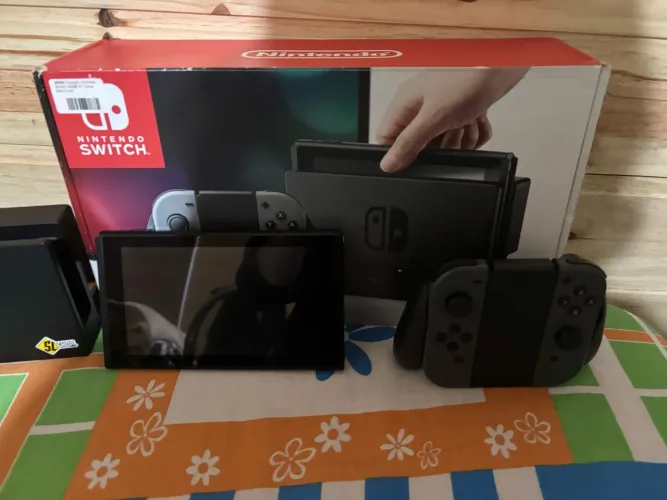 Nintendo Switch V1 (não é desbloqueado)