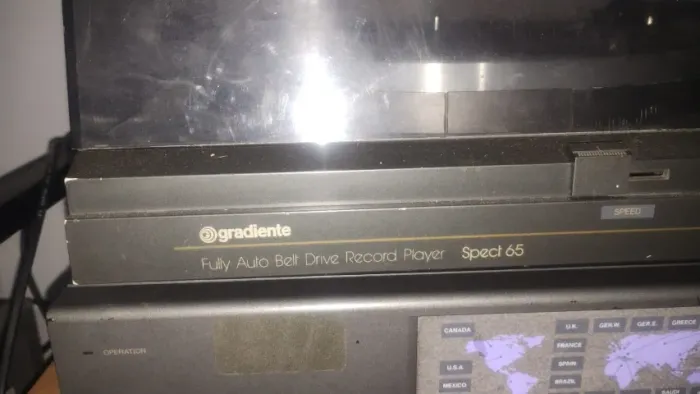 TOCA DISCOS GRADIENTE SPECT 65 PRECISA DE REVISÃO