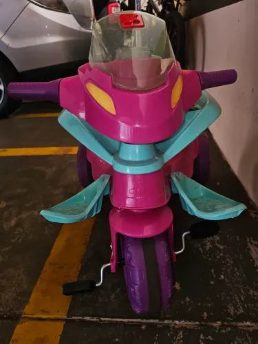 Triciclo Infantil Passeio e Pedal Velobaby - com Empurrador Bandeirante