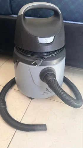 Aspirador de Pó E água Electrolux A10n1