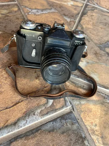 Câmera Analógica Zenit-E Moskva 80 + Lente Original | Obturador travado
