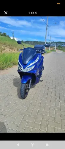 Moto pcx..muito nova pouco rodada semi nova