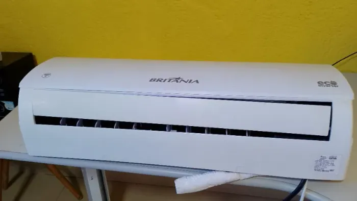 Evaporadora Avulsa Hi-Wall INVERTER 12.000 Btus Quente e Frio BRITÂNIA - BAC12000IQFM15