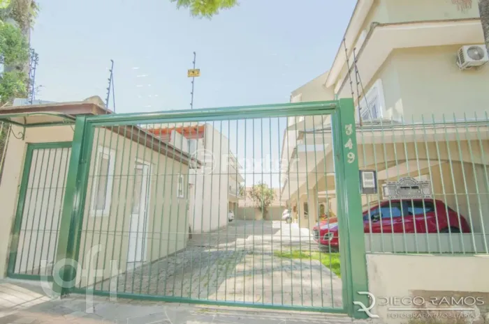 Casa à venda em Vila Assunção com 304 m², 4 quartos, 4 suítes, 2 vagas