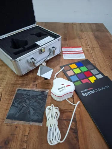 Kit Calibrador de Cor Datacolor SpyderX Studio - Completo na Maleta