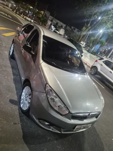 Fiat Grand Siena Essence 1.6 Flex 16V 2014